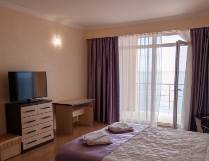 Полулюкс семейный 2-комн. (арт-отель «Азор») - Курортный комплекс «Ливадийский»