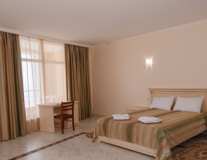 Люкс комфорт 2-комн. (арт-отель «Азор») - Курортный комплекс «Ливадийский»